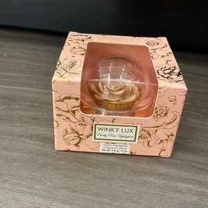 WINKY LUX CHEEKY ROSE HIGHLIGHTER